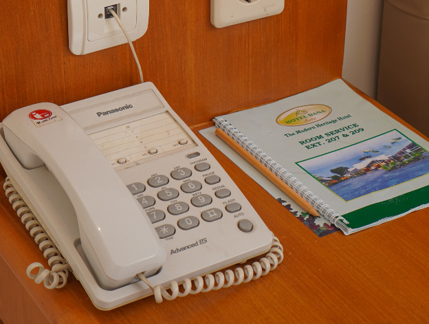 Layanan kamar 24 jam